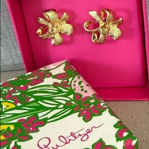 Lilly Pulitzer Bow Tie Earrings new in box